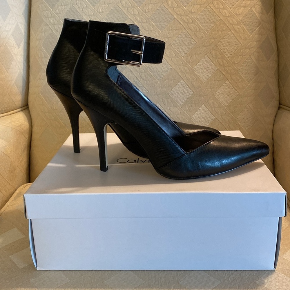 🌸 CALVIN KLEIN HIGH HEELS